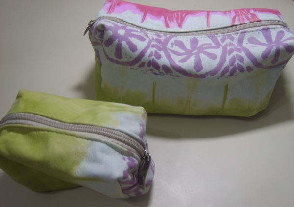 CONJUNTO DE NECESSAIRE DE COURO ESTAMPADA